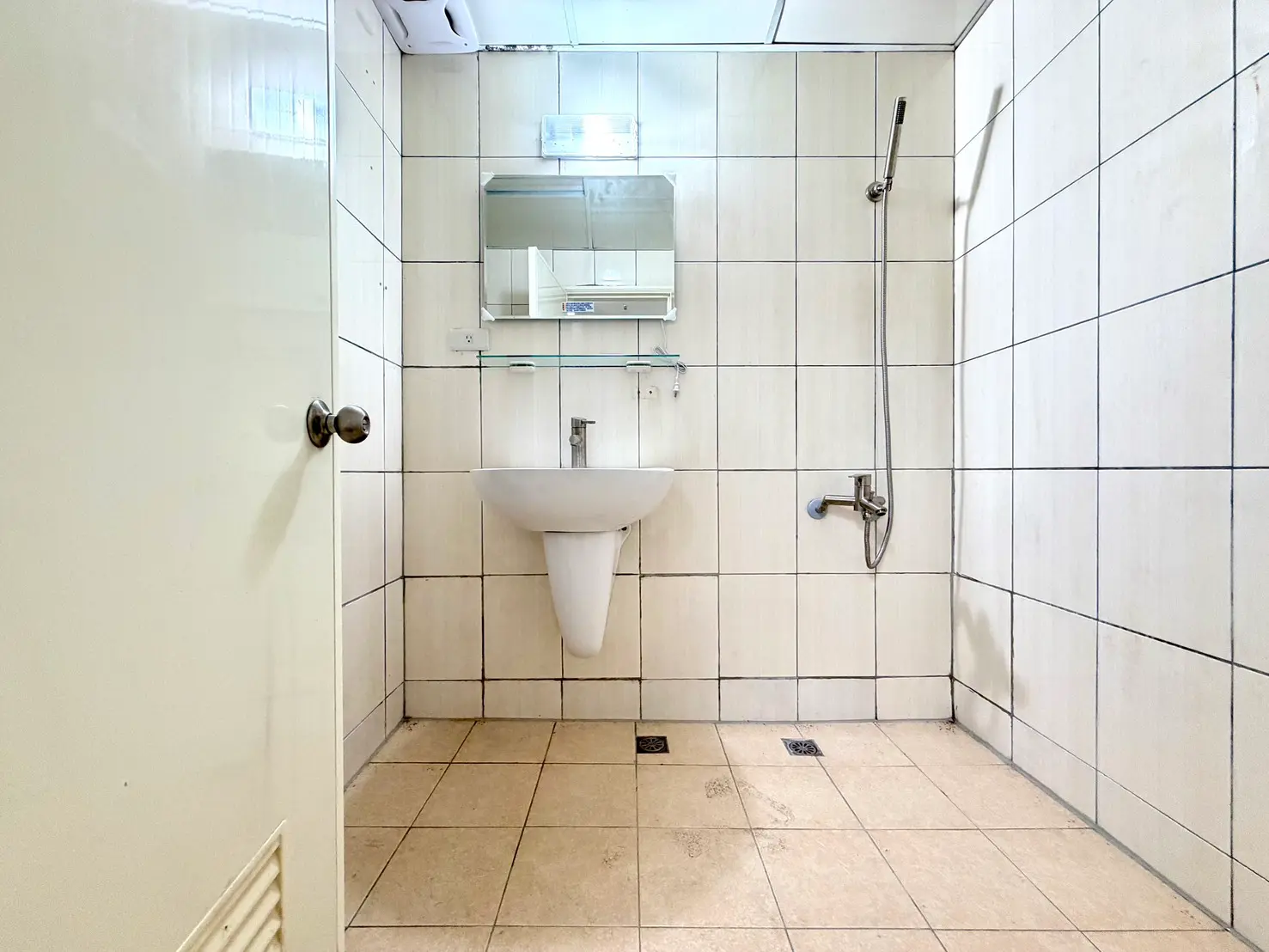 3 bedrooms apartment for sale in Zuoying District, Kaohsiung City | NT$ 11 980 000 | 40 ping slide 6