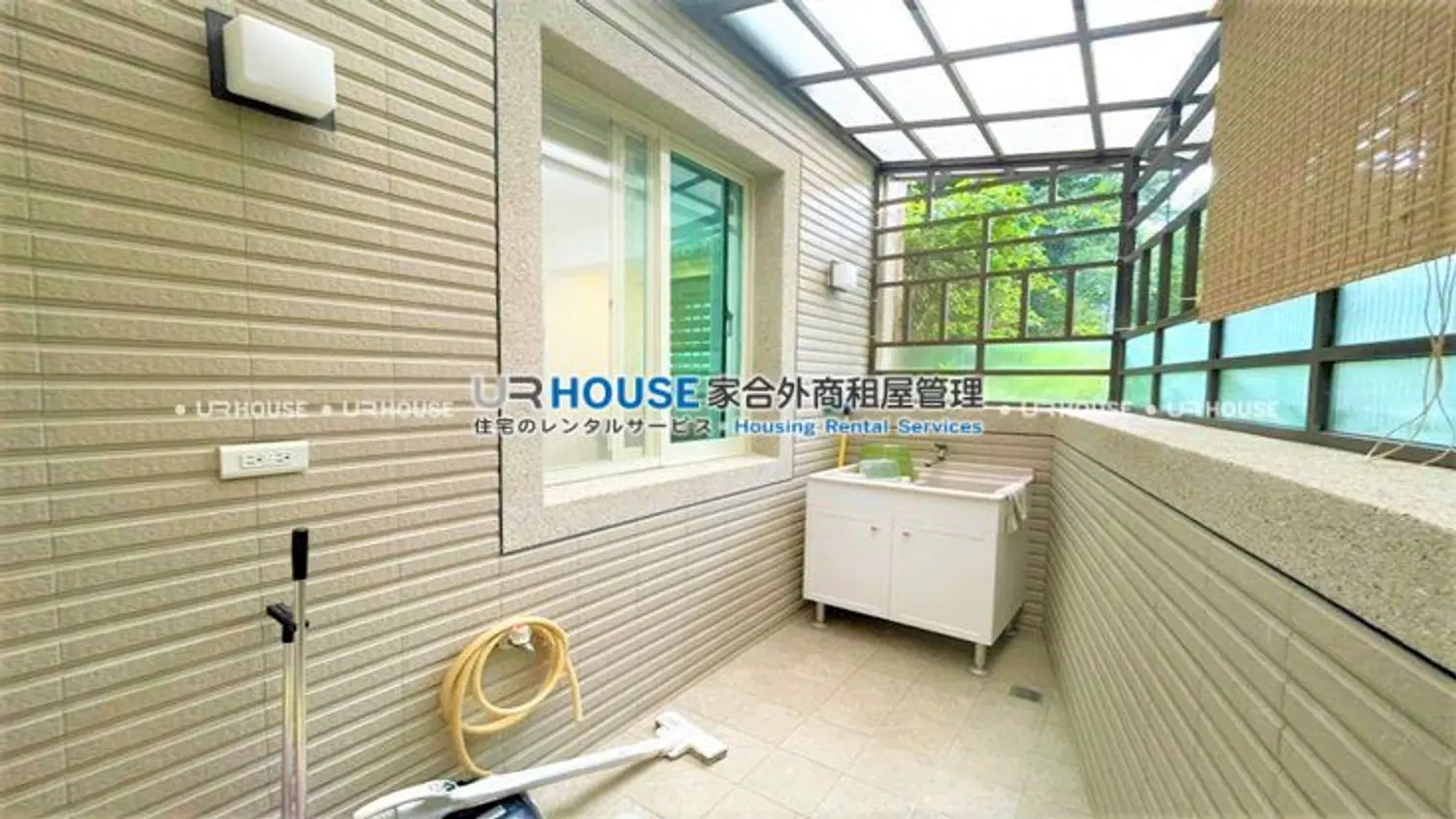 3 bedrooms apartment for rent TWD 66 000 - 35 ping - Shilin District,Taipei City slide 0