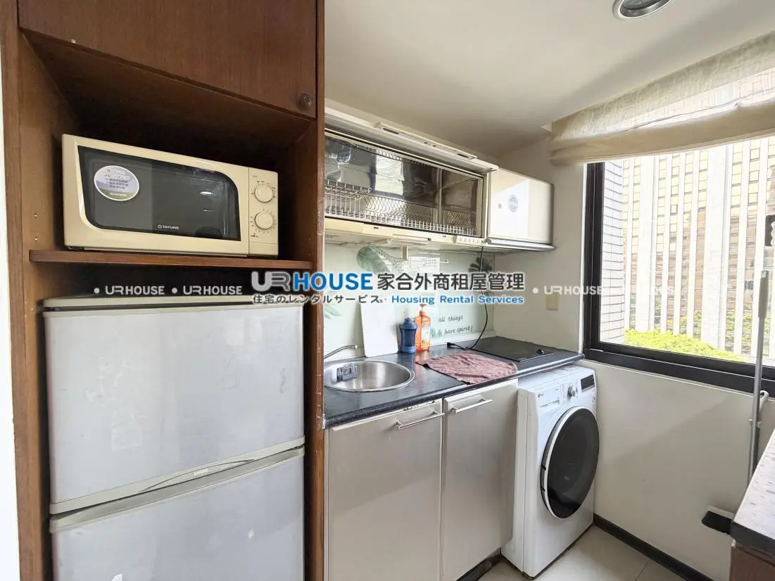 1 room apartment for rent in Zhongshan District, Taipei City | NT$ 32 000 | 6 ping slide 7
