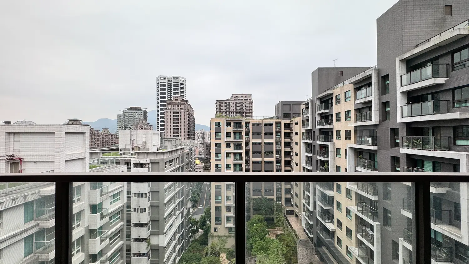 3 bedrooms apartment for rent in Tamsui District, New Taipei City | NT$ 33 000 | 34 ping slide 31