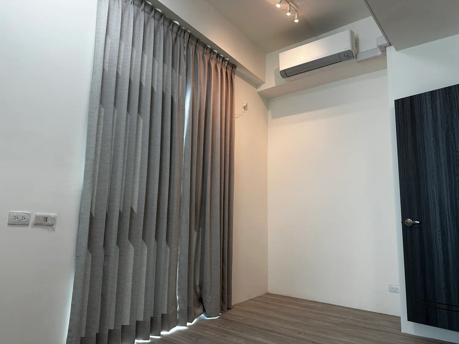 Studio apartment for sale TWD 27 800 000 - 10 ping - Taipei City,Songshan District slide 6