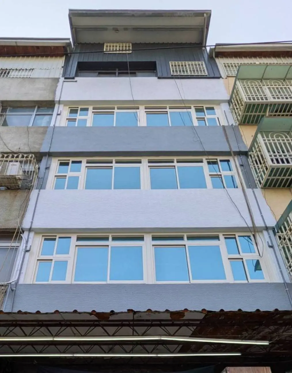 2 bedrooms townhouse for rent in Gushan District, Kaohsiung City | NT$ 16 800 | 13 ping slide 0