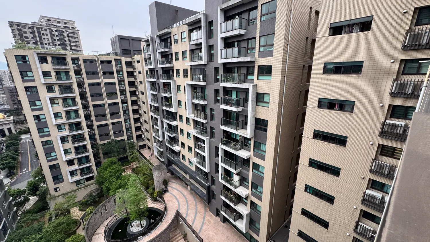 3 bedrooms apartment for rent in Tamsui District, New Taipei City | NT$ 33 000 | 34 ping slide 10