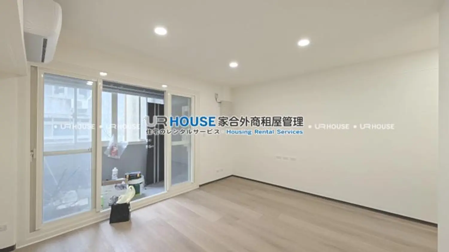 1 room apartment for rent TWD 34 000 - 18 ping - Songshan District,Taipei City slide 0