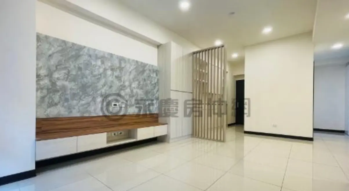 3 bedrooms apartment for sale in Tamsui District, New Taipei City | NT$ 14 980 000 | 21 ping slide 1