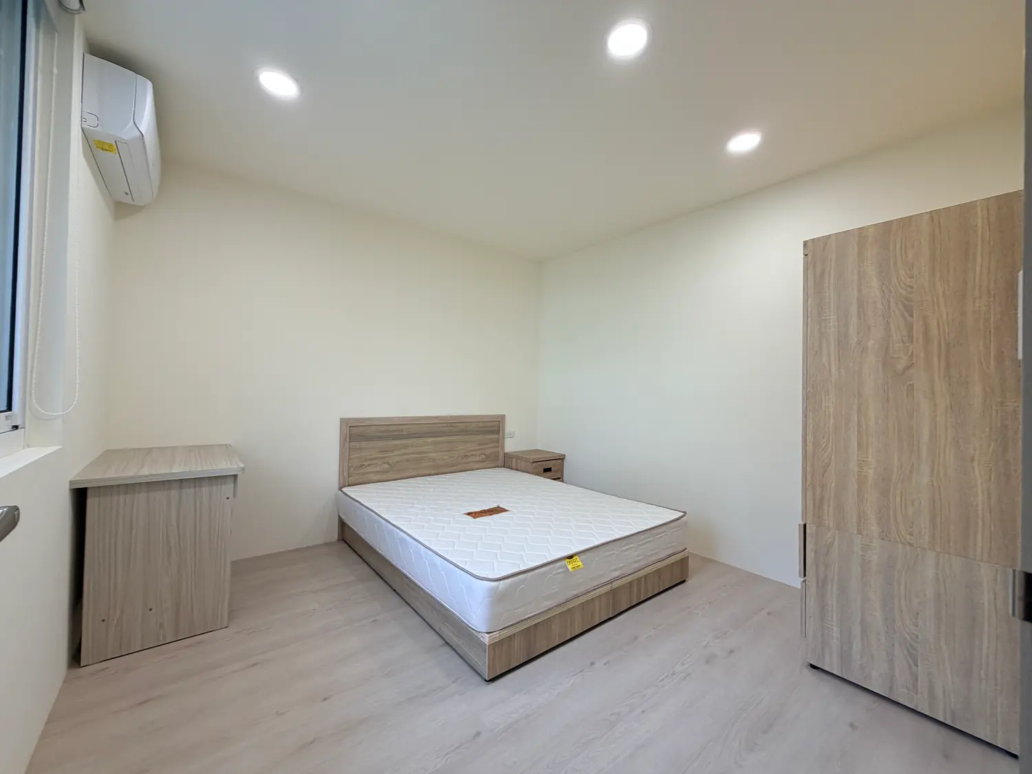Room for rent in Xinyi District, Taipei City | NT$ 14 800 | 4 ping slide 2
