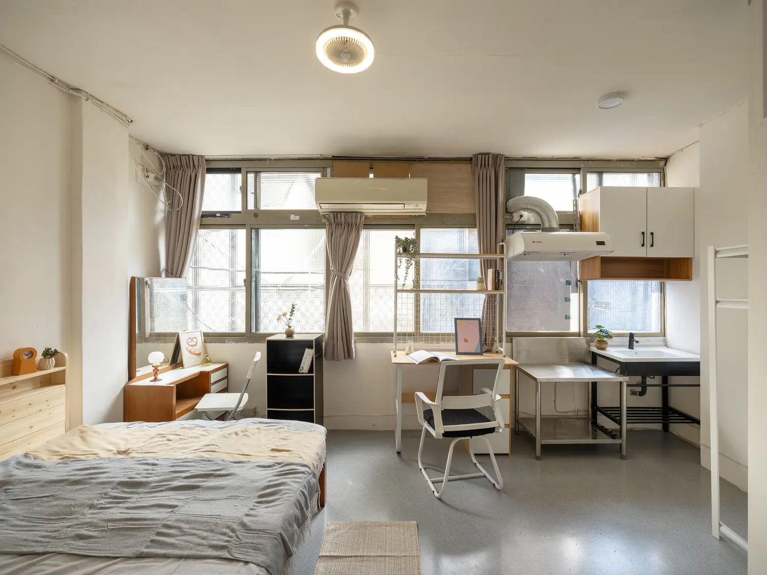 Room for rent in Daan District, Taipei City | NT$ 14 000 | 4 ping slide 1