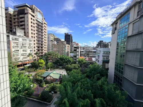 Room for rent NT$ 21 800 - Lane 128, Section 2, Zhongshan North Road - 1 room