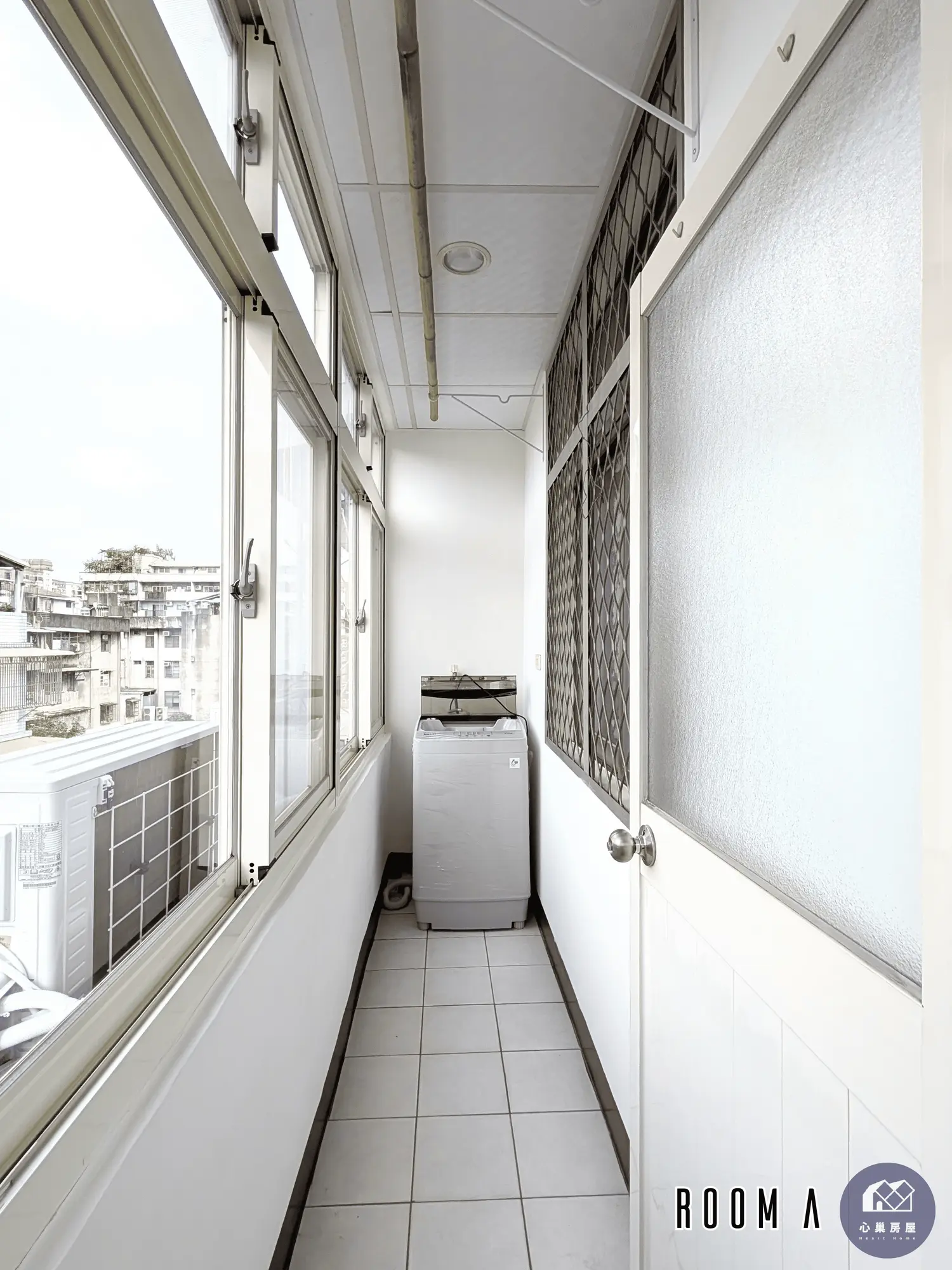 Room for rent in Xinyi District, Taipei City | NT$ 14 300 | 4 ping slide 4