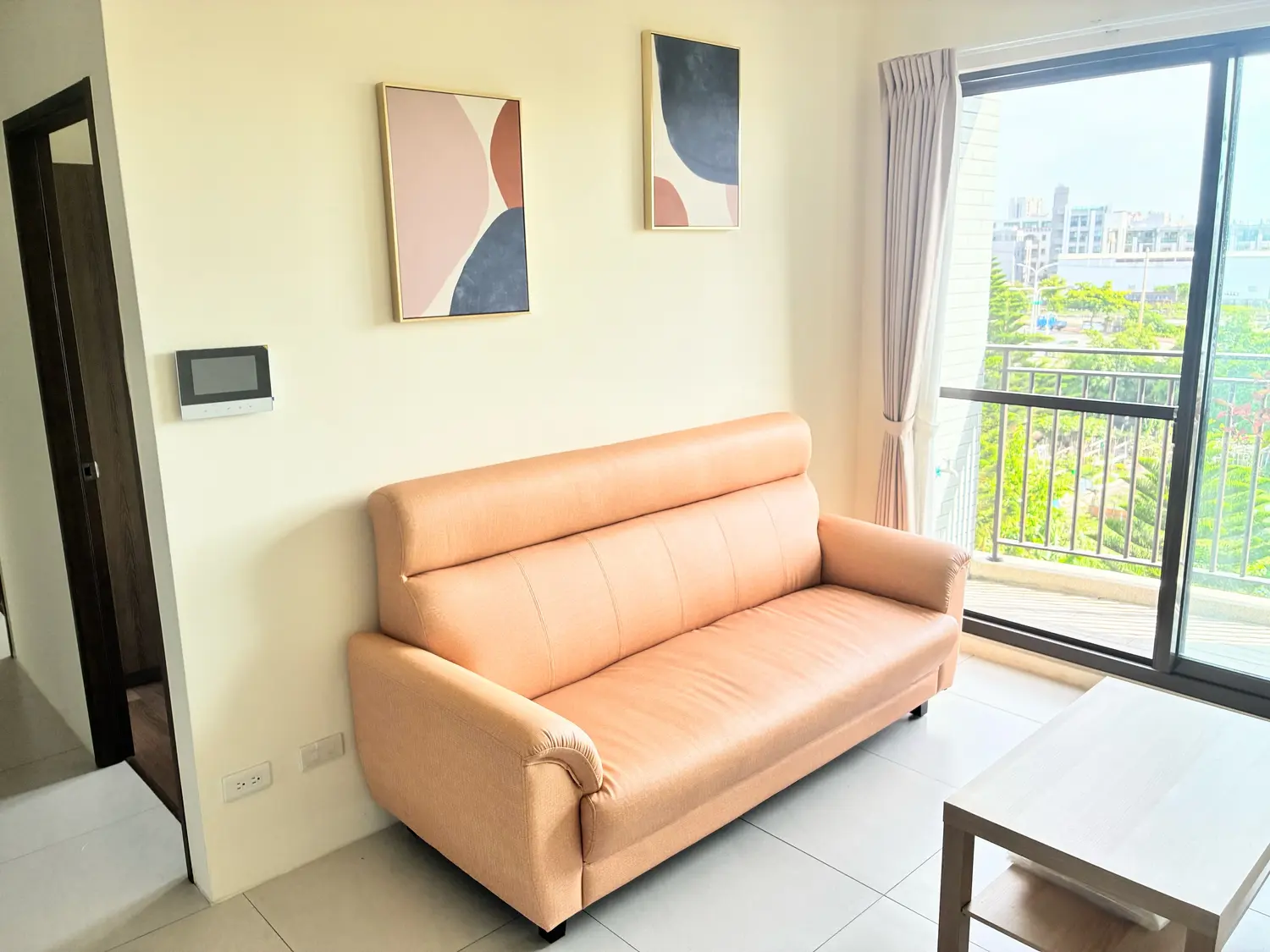 2 bedrooms apartment for rent in Wuqi District, Taichung City | NT$ 22 500 | 15 ping slide 1