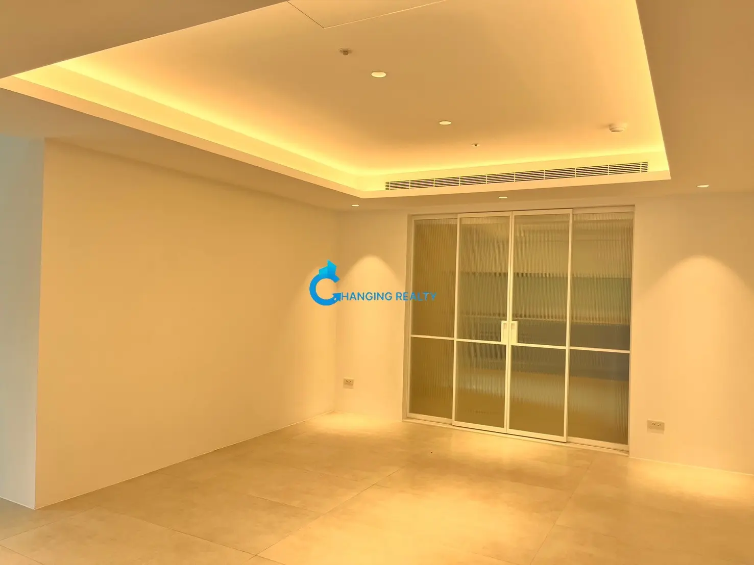4 bedrooms apartment for rent in Shilin District, Taipei City | NT$ 120 000 | 92 ping slide 2