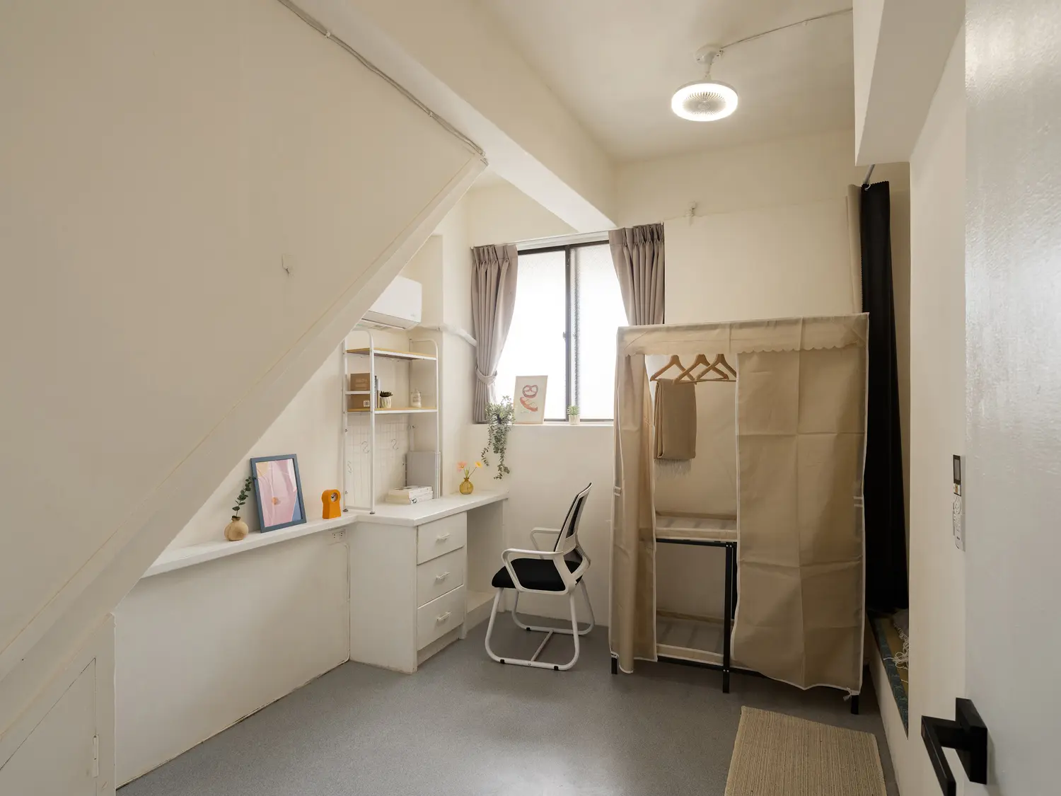 Room for rent in Daan District, Taipei City | NT$ 15 000 | 3 ping slide 2