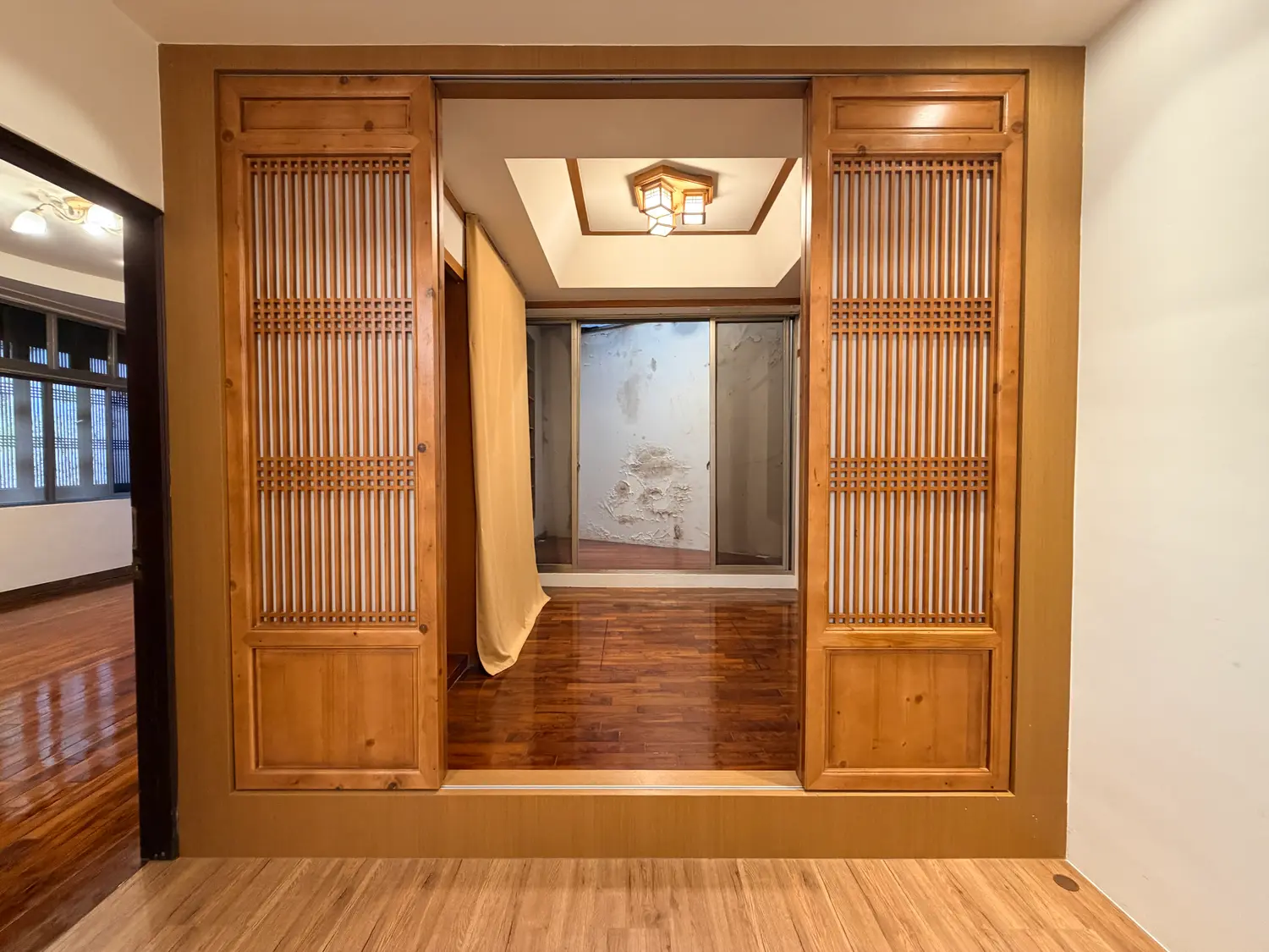 4 bedrooms townhouse for rent in Daan District, Taipei City | NT$ 70 000 | 42 ping slide 1