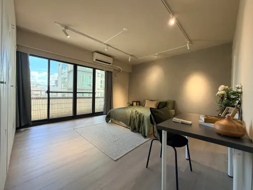 Room for rent in Zhongshan District, Taipei City | NT$ 26 800 | 8 ping slide 3