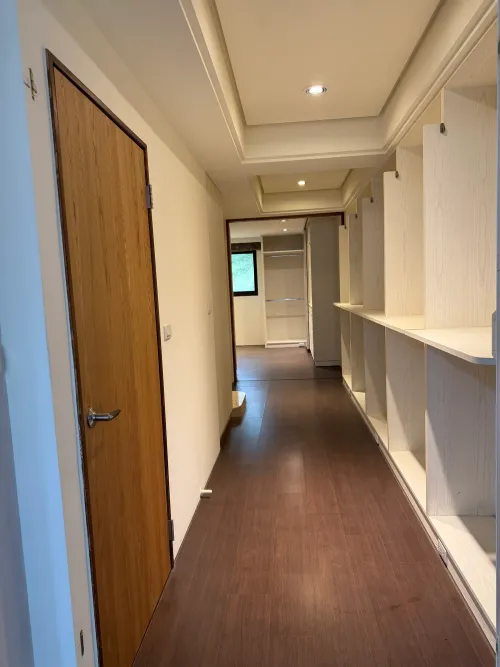 Room for rent NT$ 16 000 - Lane 888, Yongchun South Road - 3 bedrooms