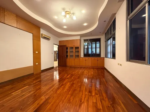 4 bedrooms townhouse for rent in Daan District, Taipei City | NT$ 70 000 | 42 ping slide 2
