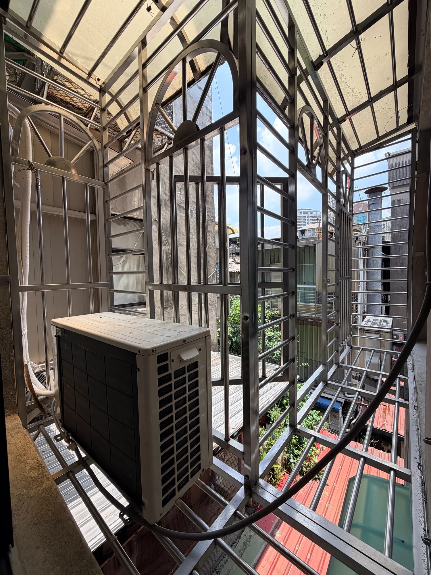 Room for rent in Xinyi District, Taipei City | NT$ 14 800 | 4 ping slide 3