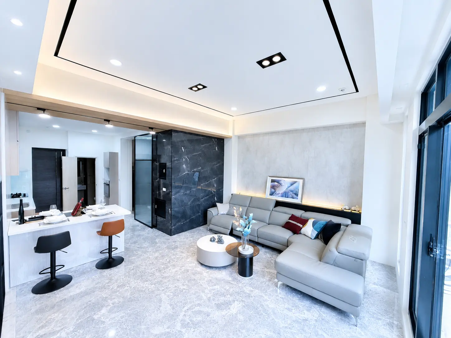 4 bedrooms townhouse for sale in East District, Tainan City | NT$ 45 800 000 | 60 ping slide 1