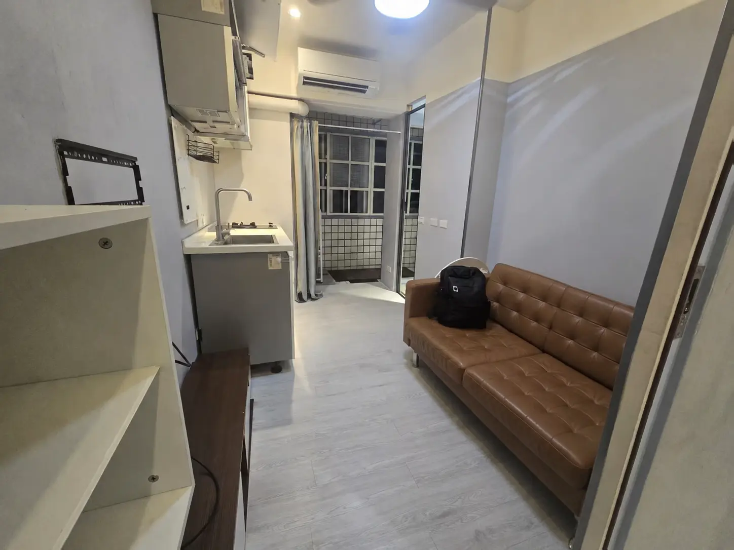 2 bedrooms apartment for rent in Songshan District, Taipei City | NT$ 31 000 | 10 ping slide 2