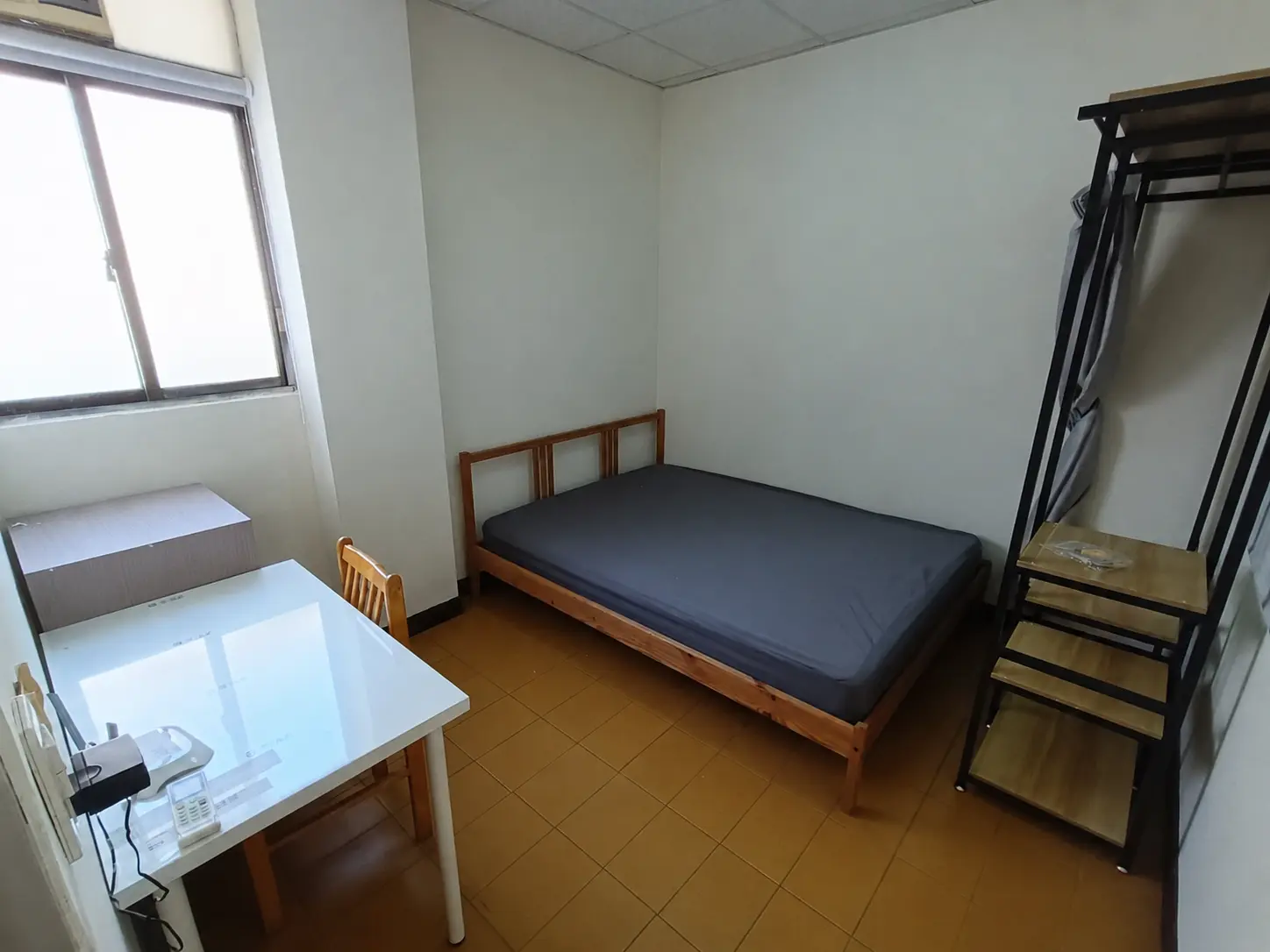 Room for rent in Xitun District, Taichung City | NT$ 5 500 | 6 ping slide 0