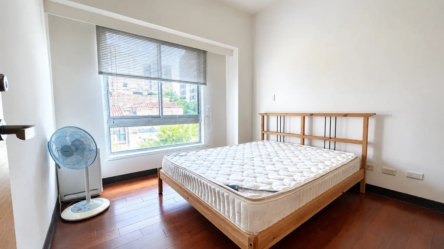 3 bedrooms apartment for rent in Nangang District, Taipei City | NT$ 60 000 | 29 ping slide 6