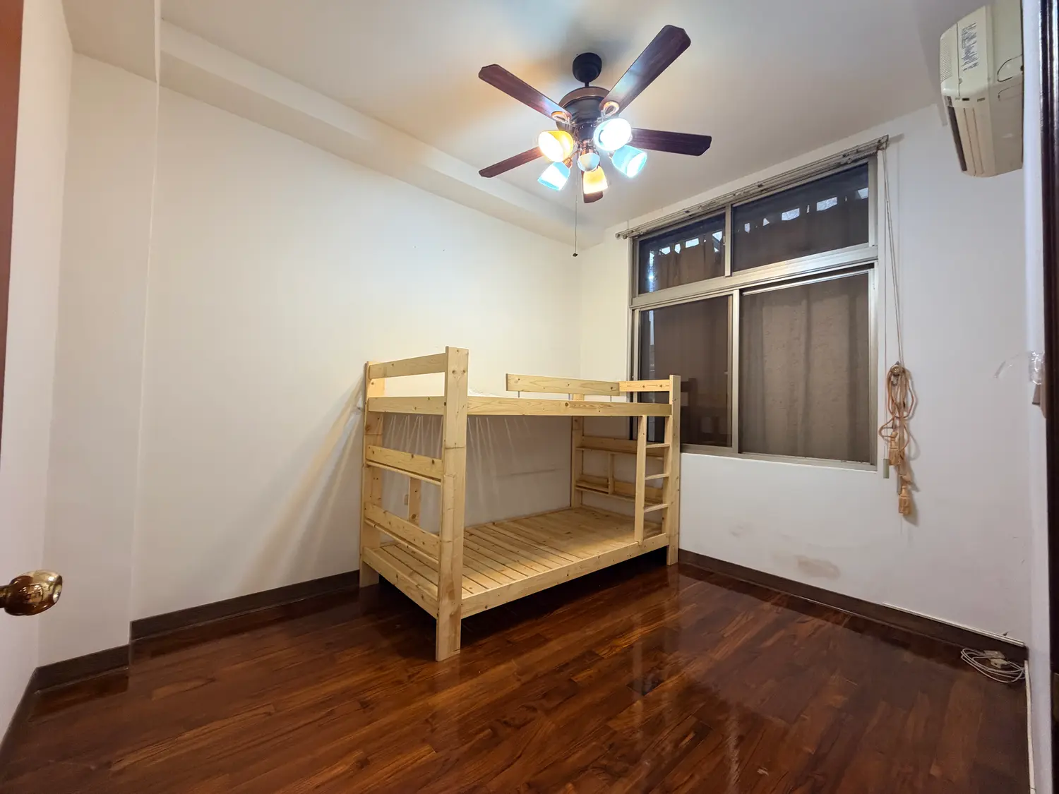 4 bedrooms townhouse for rent in Daan District, Taipei City | NT$ 70 000 | 42 ping slide 10