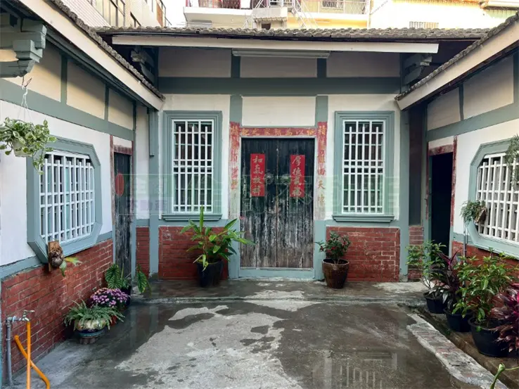 4 bedrooms townhouse for sale in East District, Chiayi City | NT$ 16 880 000 | 28 ping slide 0