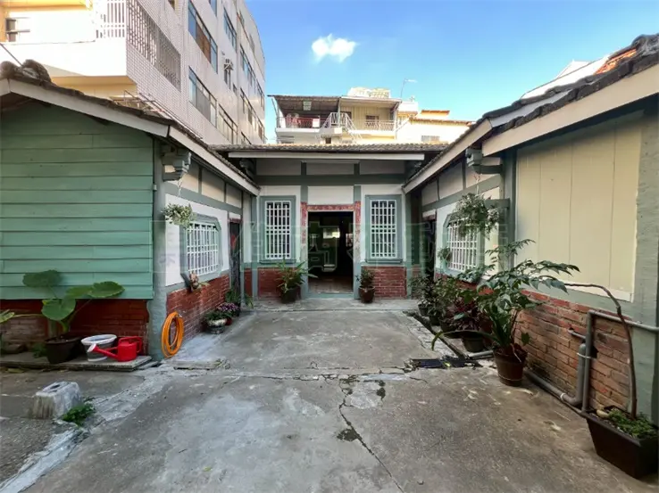 4 bedrooms townhouse for sale in East District, Chiayi City | NT$ 16 880 000 | 28 ping slide 1