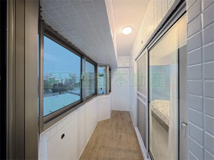 4 bedrooms apartment for sale in West District, Chiayi City | NT$ 8 980 000 | 31 ping slide 1