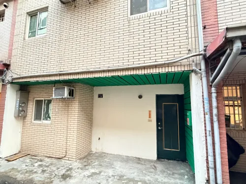 Room for rent NT$ 5 500 - Zhibai 3rd Street - 7 bedrooms