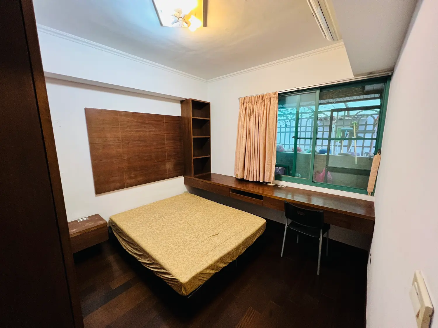 Room for rent in Tamsui District, New Taipei City | NT$ 6 000 | 6 ping slide 0