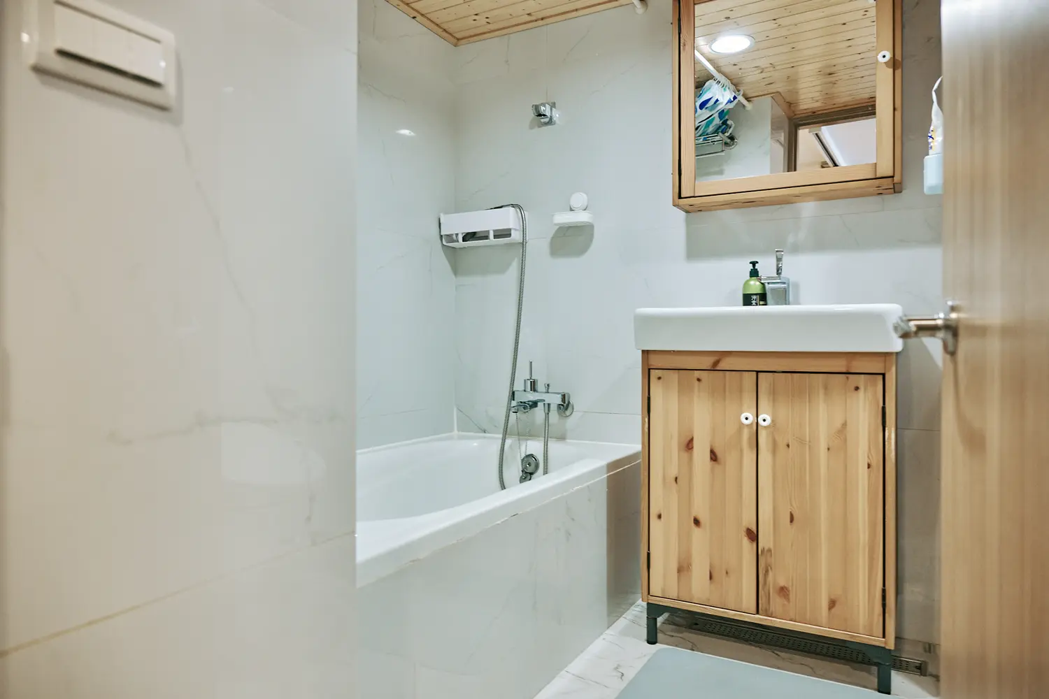 1 room apartment for rent in Yonghe District, New Taipei City | NT$ 32 000 | 18 ping slide 7
