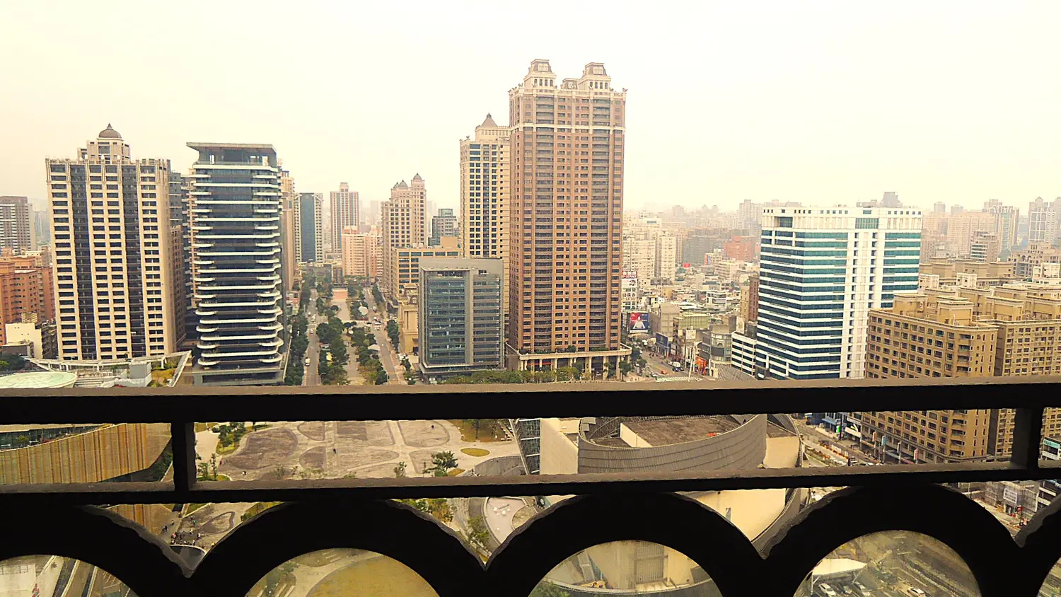 4 bedrooms apartment for sale TWD 128 000 000 - 211 ping - Taoyuan District,Taoyuan City slide 6