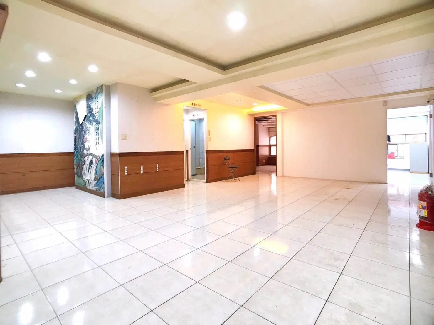 Shop / Retail for sale in Nantun District, Taichung City | NT$ 5 655 000 | 125 ping slide 6