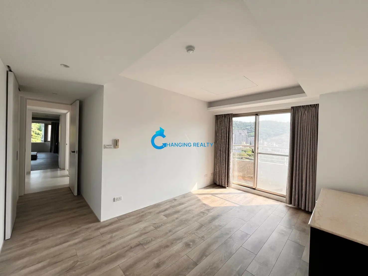 4 bedrooms apartment for rent in Shilin District, Taipei City | NT$ 120 000 | 92 ping slide 8