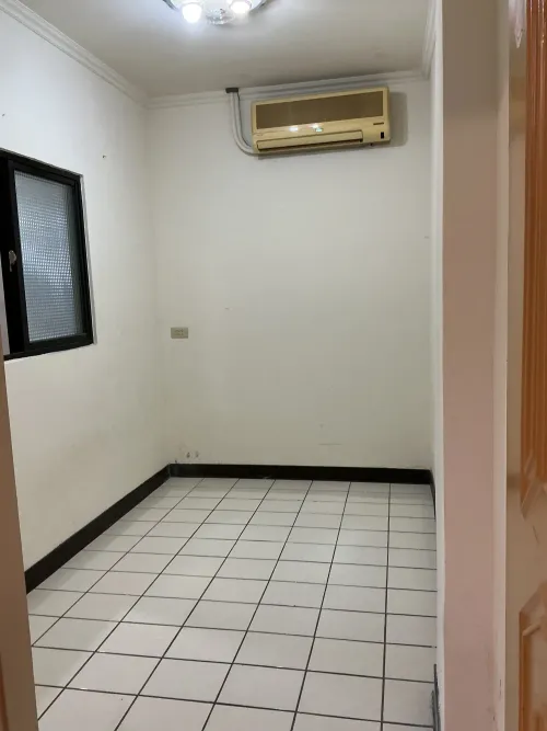 2 bedrooms apartment for rent in Zhongshan District, Taipei City | NT$ 20 000 | 22 ping slide 7