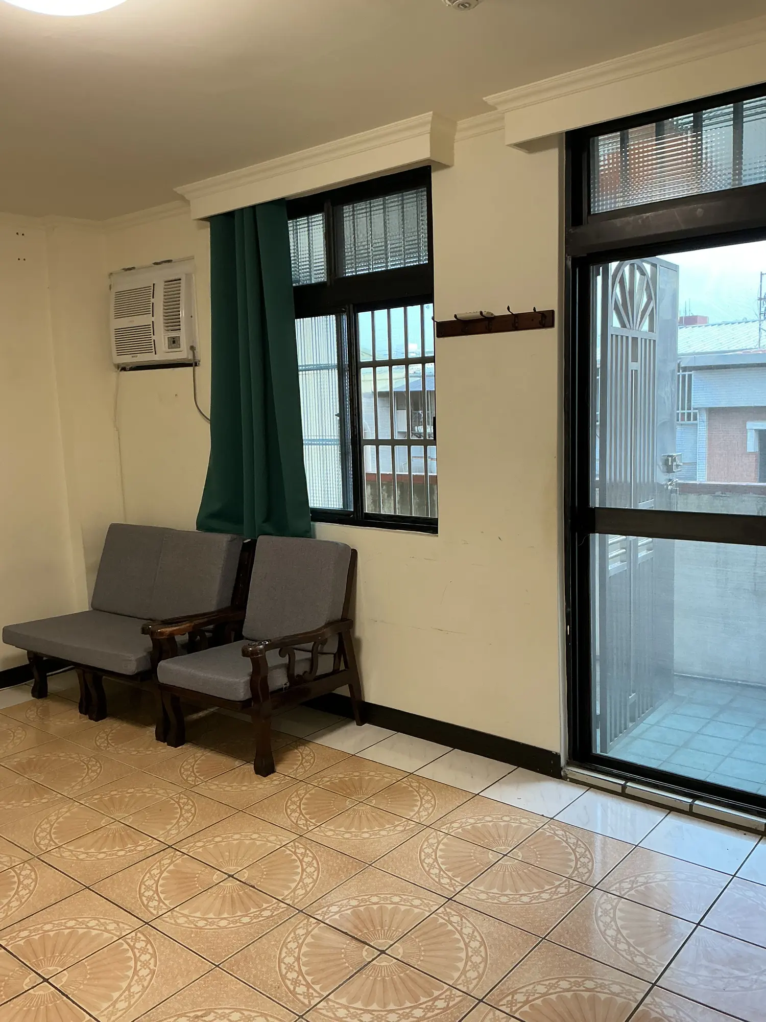 2 bedrooms apartment for rent in Zhongshan District, Taipei City | NT$ 20 000 | 22 ping slide 4