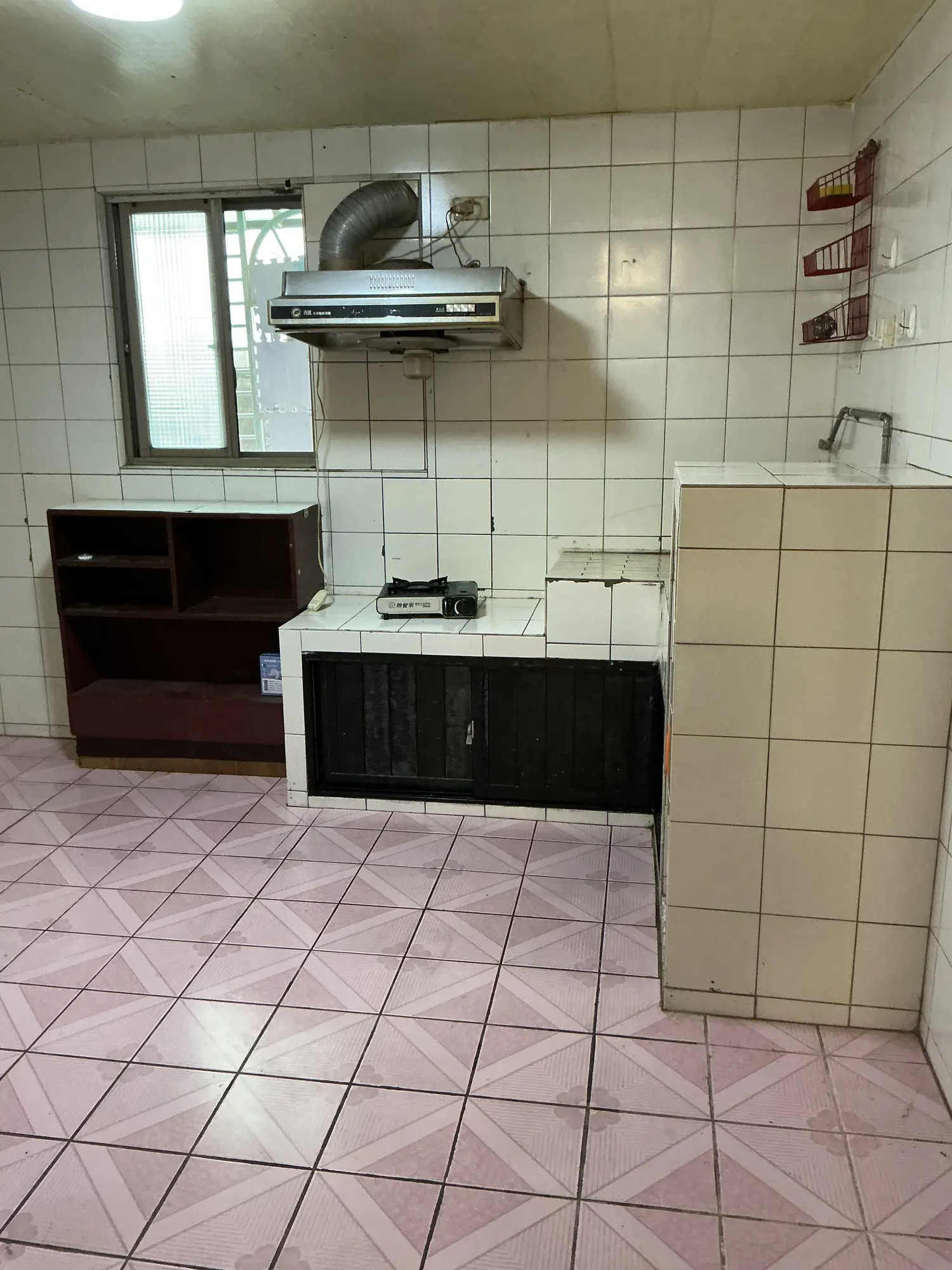 2 bedrooms apartment for rent in Zhongshan District, Taipei City | NT$ 20 000 | 22 ping slide 3
