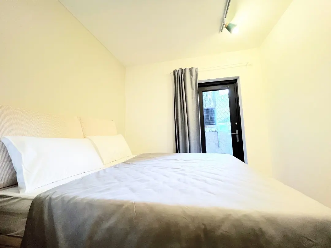 2 bedrooms apartment for rent in Yonghe District, New Taipei City | NT$ 25 000 | 15 ping slide 1