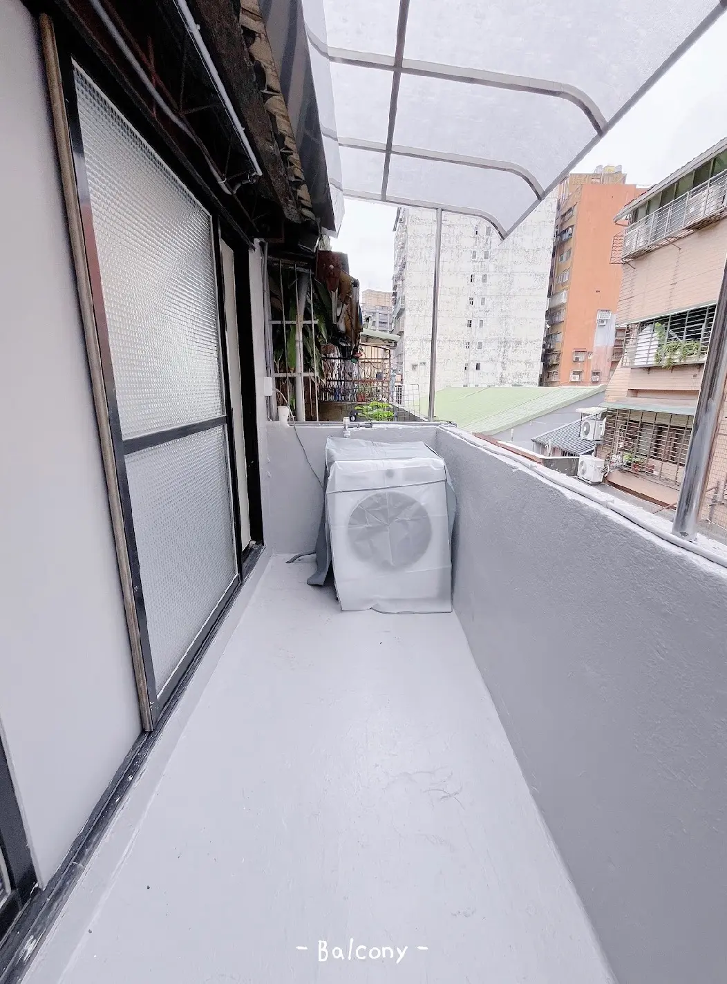 Room for rent in Zhongzheng District, Taipei City | NT$ 15 800 | 3 ping slide 5