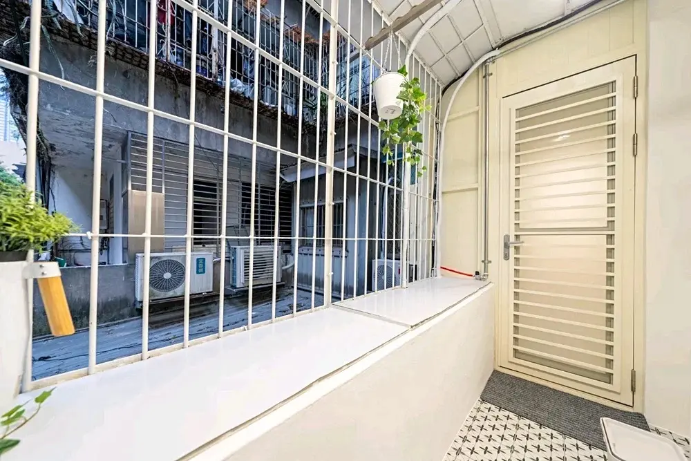 1 room apartment for rent in Xinyi District, Taipei City | NT$ 42 800 | 15 ping slide 1