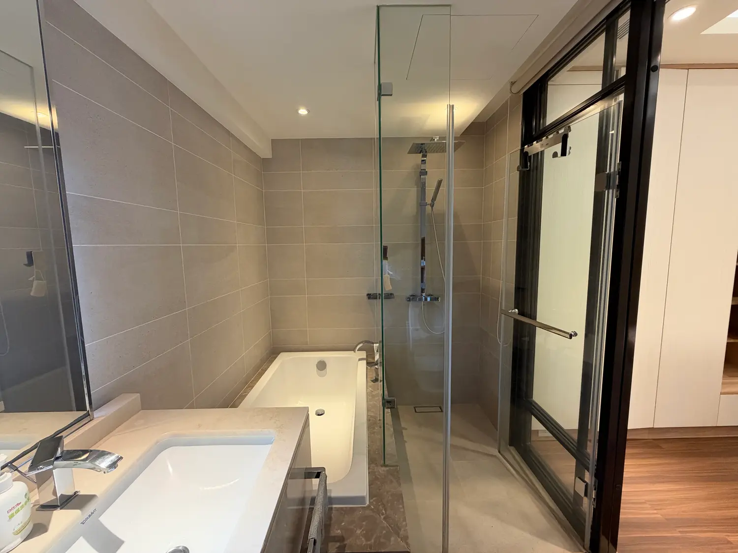 1 room apartment for rent in Zhongzheng District, Taipei City | NT$ 58 800 | 18 ping slide 15