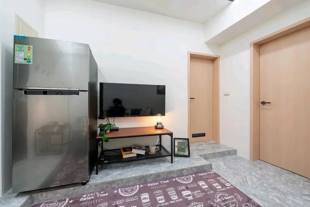 1 room apartment for rent in Xinyi District, Taipei City | NT$ 42 800 | 15 ping slide 4