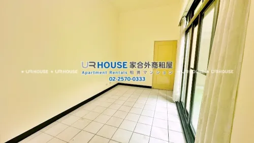 Townhouse for rent TWD 56 000 -  - 4 bedrooms