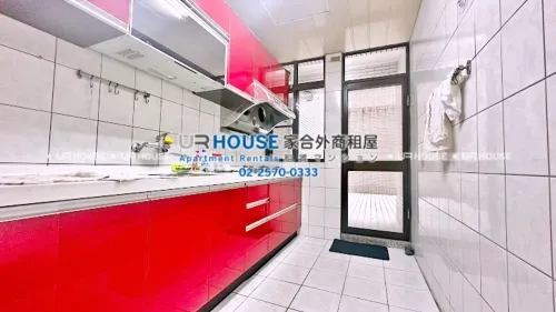 Townhouse for rent TWD 56 000 -  - 4 bedrooms
