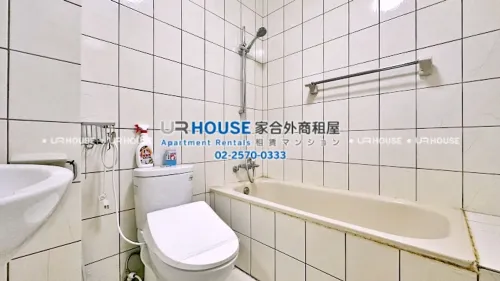 Townhouse for rent TWD 56 000 -  - 4 bedrooms