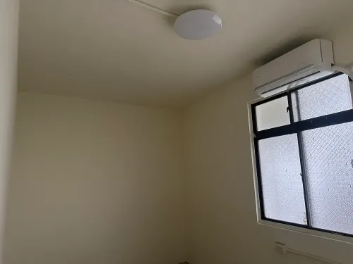 分租套房、雅房 出租 TWD 3 000 - 萬壽路二段1199巷 - 1 房