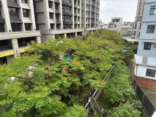 分租套房、雅房 出租 TWD 3 000 - 萬壽路二段1199巷 - 1 房