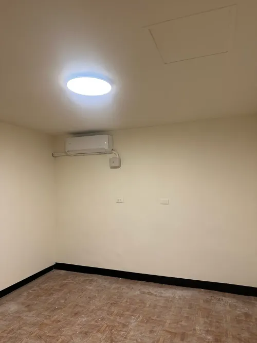 分租套房、雅房 出租 TWD 3 000 - 萬壽路二段1199巷 - 1 房