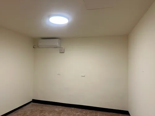 分租套房、雅房 出租 TWD 3 000 - 萬壽路二段1199巷 - 1 房